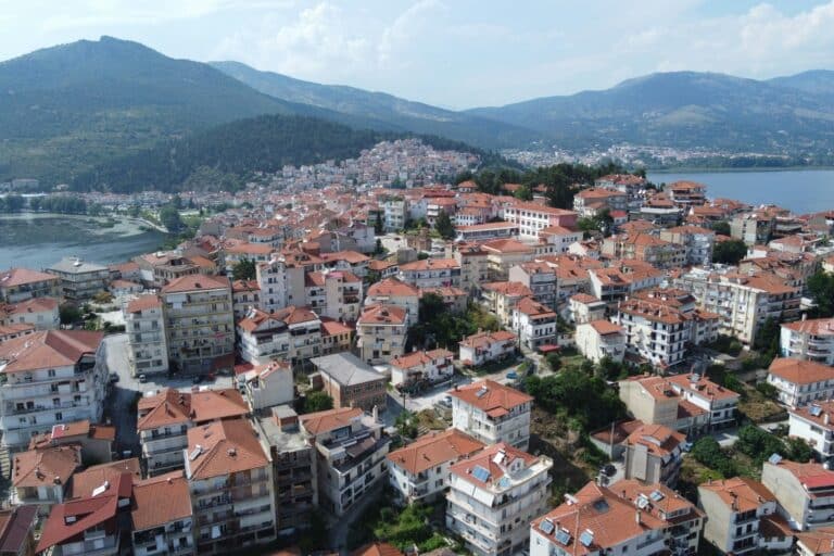 Καστοριά: 28χρονος «βούτηξε» κουφώματα αλουμινίου αξίας 1.200 από σπίτι 60χρονου