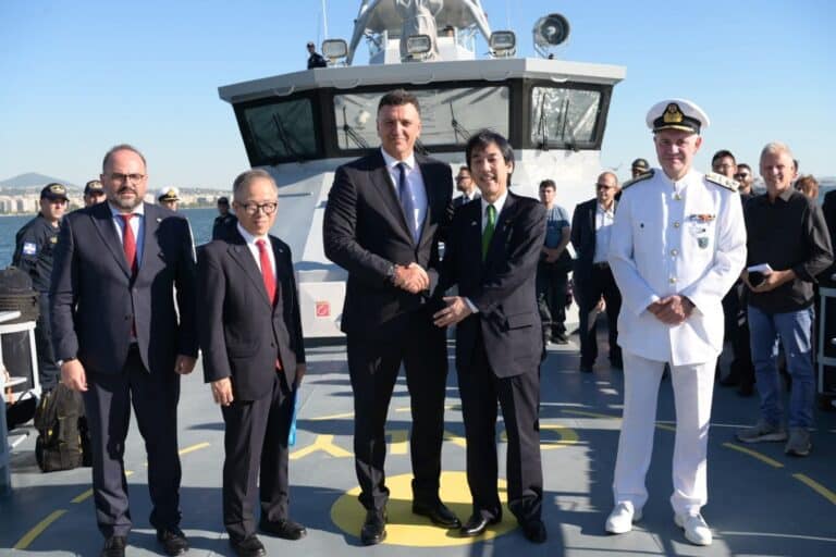 Ο Κικίλιας υποδέχθηκε τον Minoru Kiuchi στο λιμάνι της Θεσσαλονίκης – Ενίσχυση της συνεργασίας Ελλάδας – Ιαπωνίας σε ναυτιλία, ναυπηγεία και λιμένες