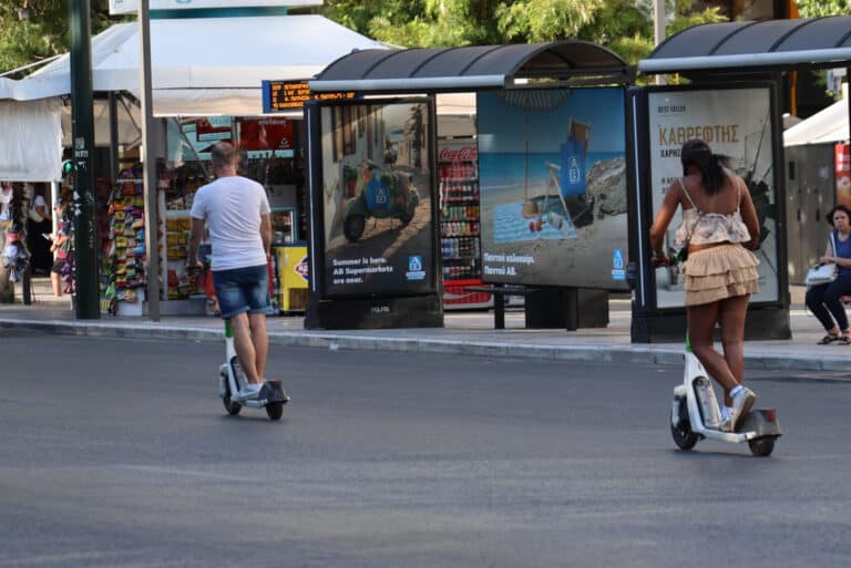 Νέος ΚΟΚ: Πάνω από 2.200 παραβάσεις για μη χρήση κράνους σε μία εβδομάδα