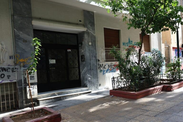 Νέα στοιχεία για το νεκρό βρέφος στην Κυψέλη: «Δεν είχα τη δύναμη να το θάψω», είπε ο πατέρας – Αύριο απολογούνται οι συλληφθέντες