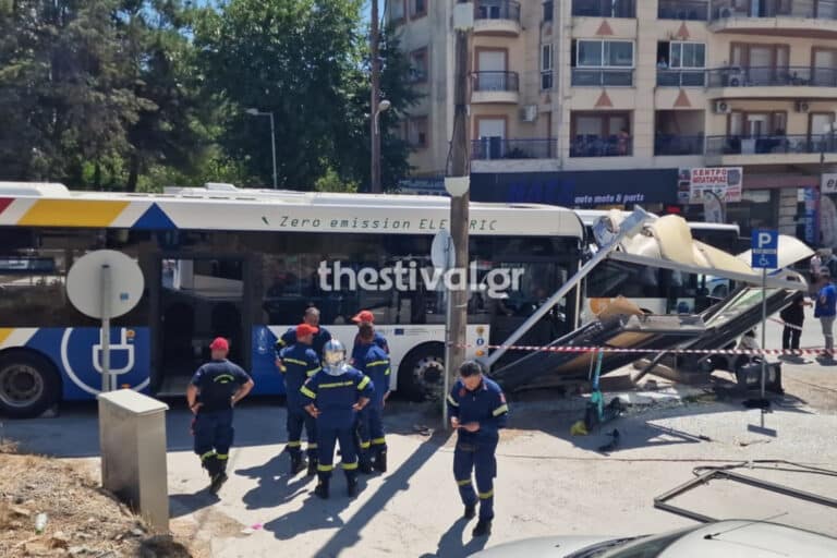 Θεσσαλονίκη: Λεωφορείο του ΟΑΣΘ έπεσε πάνω σε στάση – Τέσσερις τραυματίες