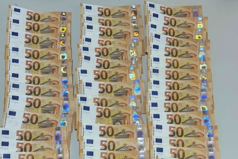 Λέσβος: 13χρονος έκλεψε 4.000 ευρώ από σπίτι