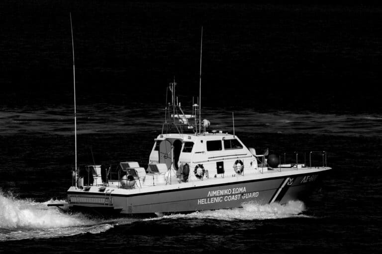 Μύκονος: Φωτιά σε οχηματαγωγό πλοίο με 29 επιβαίνοντες – Σε εξέλιξη επιχείρηση