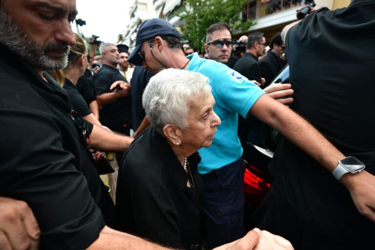 Μητέρα Μαζωνάκη: «Ζητώ δικαιοσύνη για τη μνήμη του παιδιού μου, του λατρεμένου μου Γιώργου»