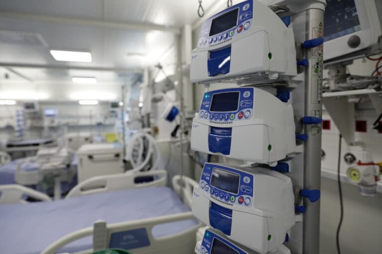 Ενθαρρυντικά νέα για την 16χρονη που έπεσε από ταράτσα σπιτιού στη Νάξο – Κούνησε τα άκρα της