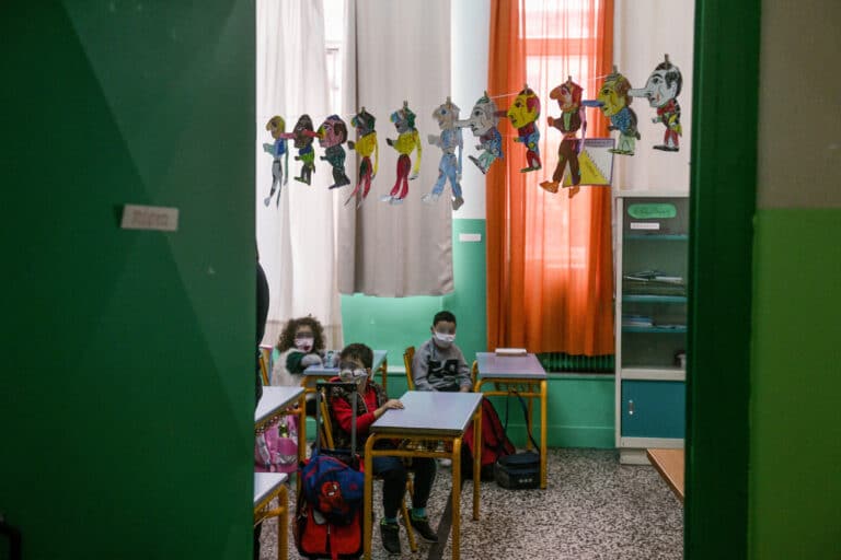 Άνω Λιόσια: Συνελήφθη μητέρα για την επίθεση στη διευθύντρια νηπιαγωγείου – Αναζητείται ο πατέρας