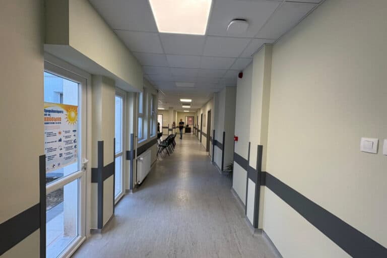 Θεσσαλονίκη: Ζευγάρι επιτέθηκε σε προϊσταμένη κοινωνικής υπηρεσίας νοσοκομείου – Τη θεώρησαν υπεύθυνη για την απομάκρυνση του βρέφους τους