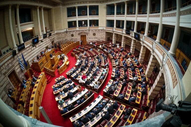 Συνταγματική Αναθεώρηση στη Βουλή: Καμία διάταξη δεν συγκέντρωσε 180 ψήφους 