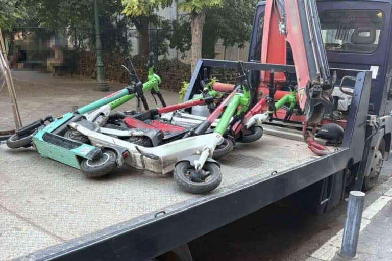 Σαρωτικοί έλεγχοι της Τροχαίας Αττικής για ηλεκτρικά πατίνια: 495 παραβάσεις σε 689 ελέγχους