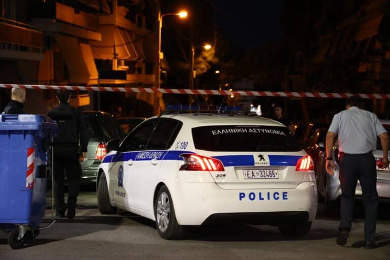 «Γάζωσαν» καφετέρια στον Άγιο Παντελεήμονα – Τραυματίστηκε μία 10χρονη 