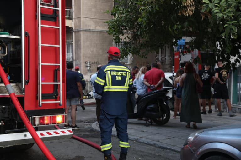 Συναγερμός στον Πειραιά: Καπνοί σε ξενοδοχείο – Απομακρύνθηκαν 70 ένοικοι