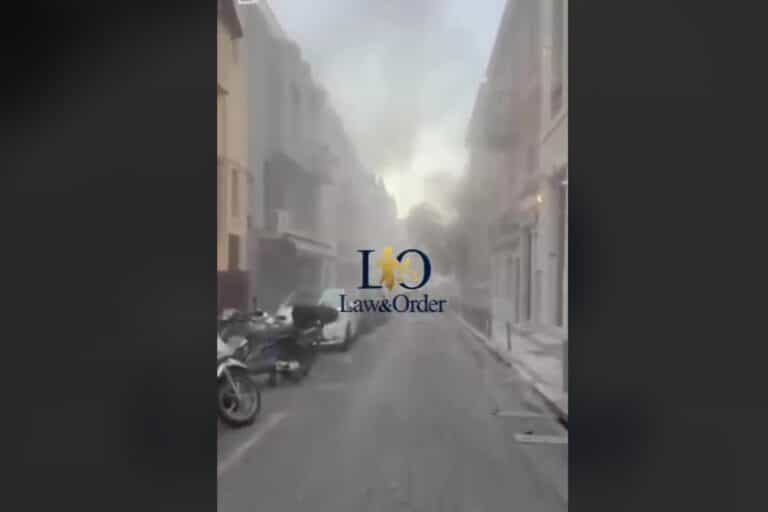 Πλάκα: Σοκαριστικό βίντεο από τα πρώτα δευτερόλεπτα μετά την ισχυρή έκρηξη
