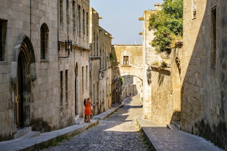 Ένα ελληνικό νησί στις διεθνείς επιλογές για φθηνές χειμερινές διακοπές – Η θέση του στη λίστα με τους 24 προορισμούς