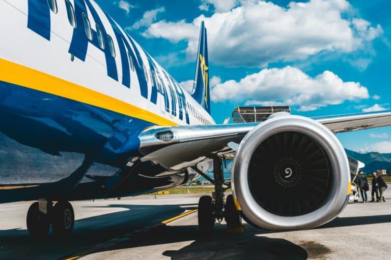 Ryanair: Βολές κατά της ελληνικής κυβέρνησης για το σύστημα εναέριας κυκλοφορίας – «Είναι παρωχημένο και βγάζει βλάβες»