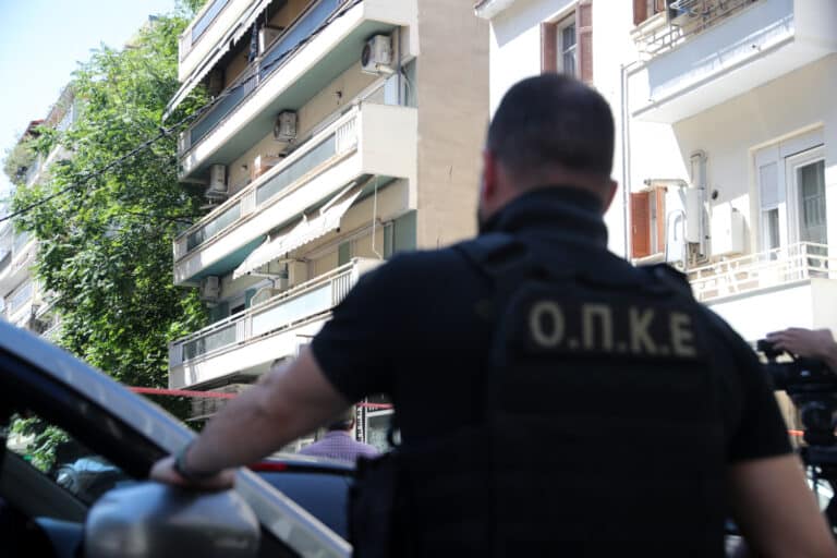Θεσσαλονίκη: Είχαν αφεθεί ελεύθεροι και τώρα προφυλακίζονται για τον βαρύ οπλισμό – Έγινε δεκτή η προσφυγή του εισαγγελέα
