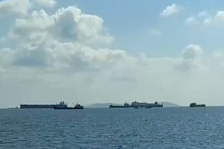 Τουρκία: Σύγκρουση δύο πλοίων ανοιχτά της Κωνσταντινούπολης – Αγνοούνται 10 μέλη πληρώματος
