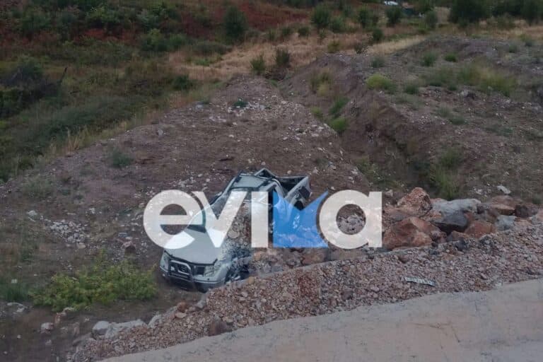 Σοκαριστικό τροχαίο στην Εύβοια: Αγροτικό έπεσε σε γκρεμό 15 μέτρων – Ένας τραυματίας