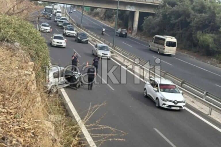 Ηράκλειο: Σφοδρή σύγκρουση οχημάτων – Δύο τραυματίες μεταφέρθηκαν στο νοσοκομείο