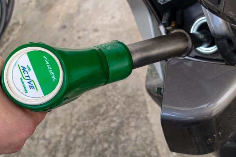Καύσιμα: Πάνω από 2,20 ευρώ το diesel – Τι θα γίνει με το πετρέλαιο θέρμανσης
