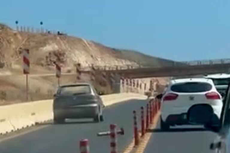 Ταυτοποιήθηκε ο 17χρονος που ξερίζωσε τα κολονάκια στον ΒΟΑΚ, έριξε το αυτοκίνητο σε γκρεμό για να εξαφανίσει τα ίχνη