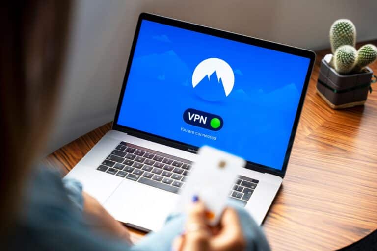 Δωρεάν VPN: Αξίζει να το χρησιμοποιήσετε ή κρύβει κινδύνους για την ασφάλεια και τα προσωπικά σας δεδομένα;