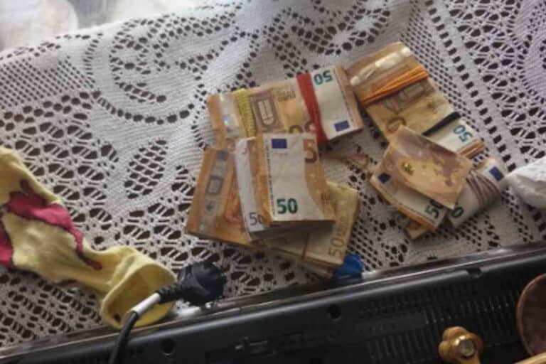 Ζεφύρι: Εξαρθρώθηκε συμμορία που εξαπατούσε πολίτες ως «υπάλληλοι του ΔΕΔΔΗΕ» και «λογιστές» – Πάνω από 175.000 ευρώ η λεία (βίντεο)